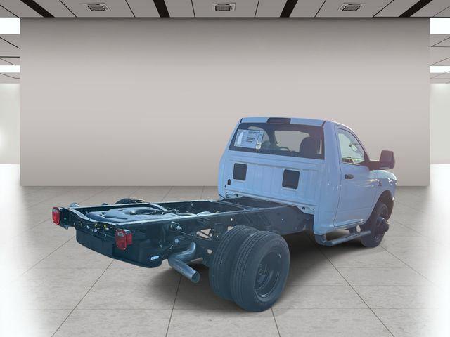 2025 RAM Ram 3500 Chassis Cab RAM 3500 TRADESMAN CHASSIS REGULAR CAB 4X4 60 CA