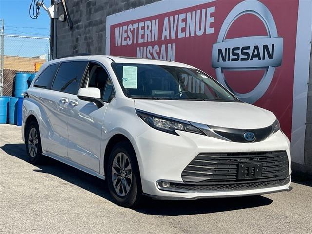 2023 Toyota Sienna XLE 2023 Toyota Sienna XLE