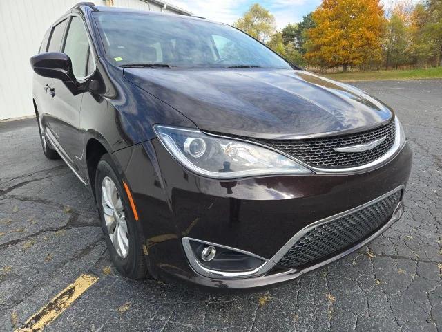 2017 Chrysler Pacifica Touring-L 2017 Chrysler Pacifica Touring-L