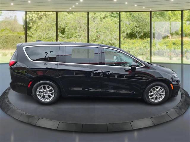 2024 Chrysler Pacifica Touring L 2024 Chrysler Pacifica Touring L