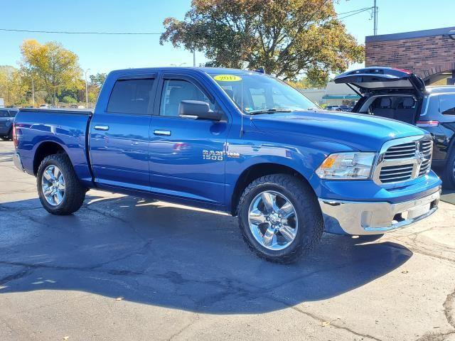 2017 RAM 1500 Big Horn Crew Cab 4x4 57 Box