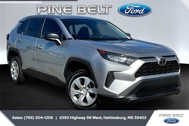 2022 Toyota RAV4 LE 2022 Toyota RAV4 LE