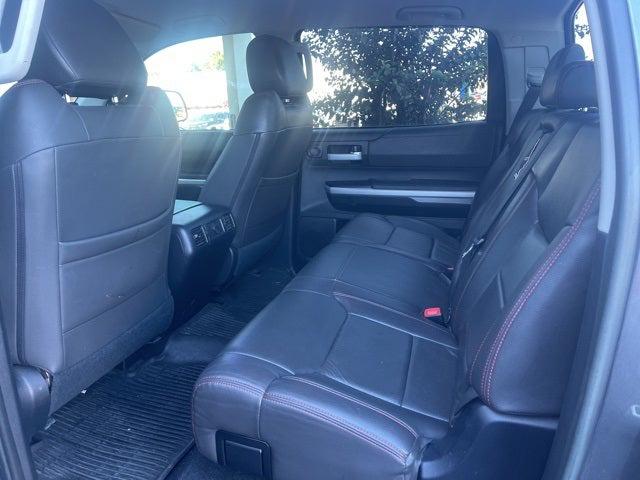 2017 Toyota Tundra SR5 5.7L V8 2017 Toyota Tundra SR5 5.7L V8