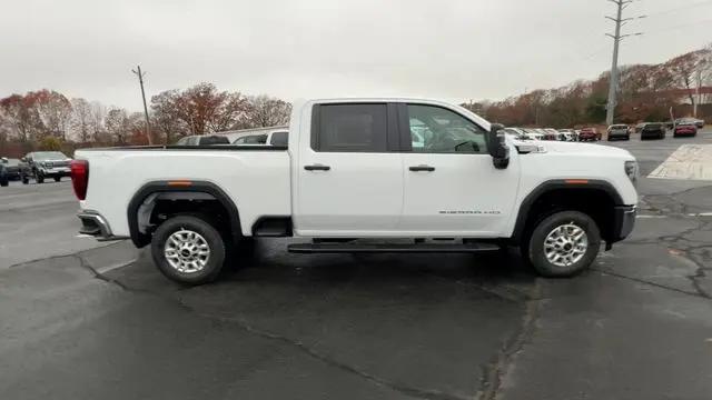 2026 GMC Sierra 2500HD Crew Cab, Standard Bed, Pro, 4WD