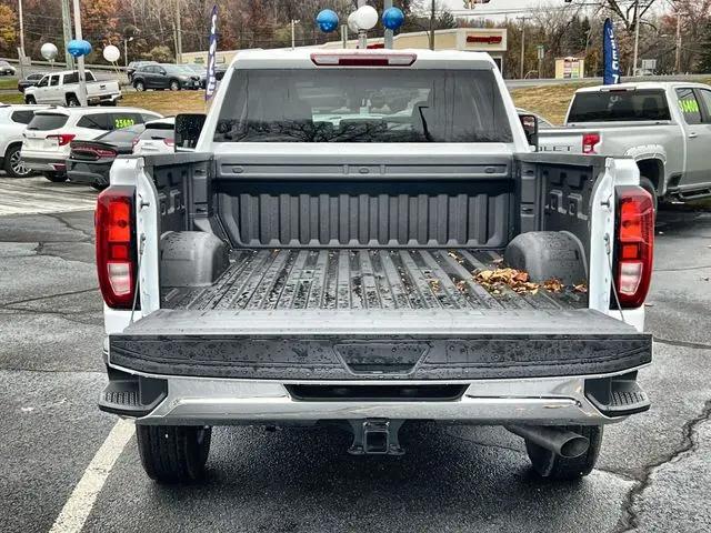 2026 GMC Sierra 2500HD Crew Cab, Standard Bed, Pro, 4WD