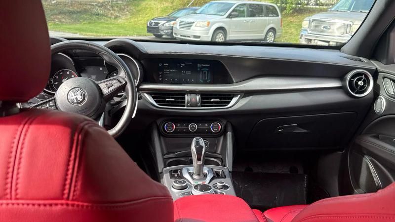 2022 Alfa Romeo Stelvio Veloce Ti AWD