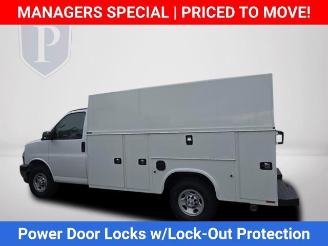2025 Chevrolet Express Cutaway Work Van
