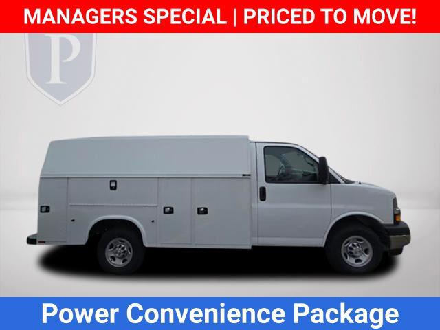 2025 Chevrolet Express Cutaway Work Van