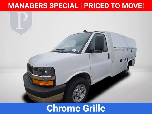 2025 Chevrolet Express Cutaway Work Van