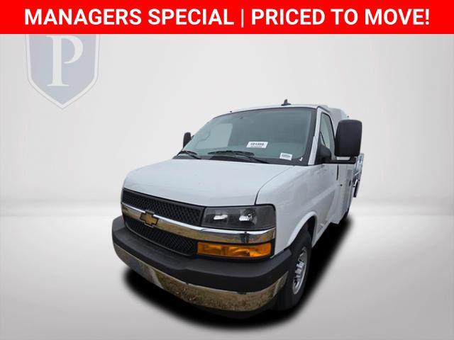 2025 Chevrolet Express Cutaway Work Van