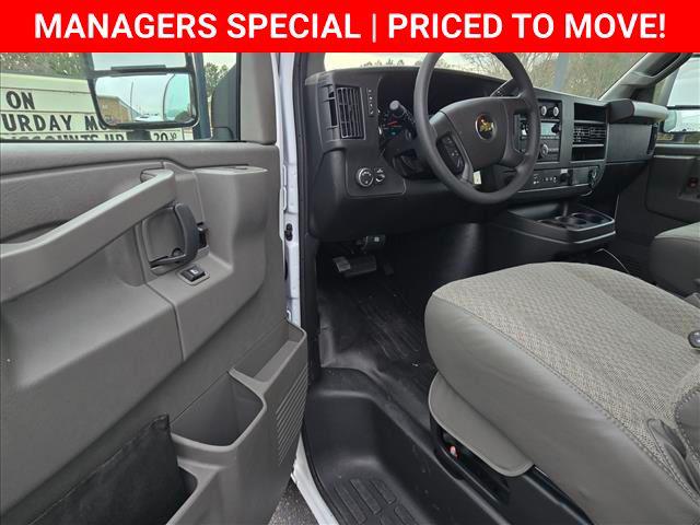 2025 Chevrolet Express Cutaway Work Van