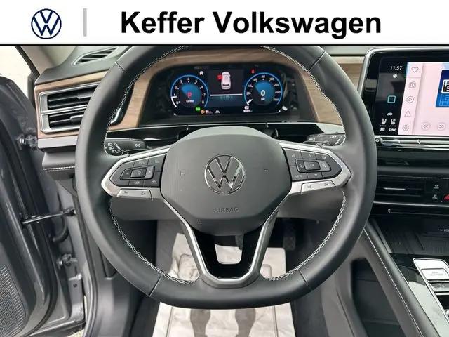 2026 Volkswagen Atlas SE with Technology