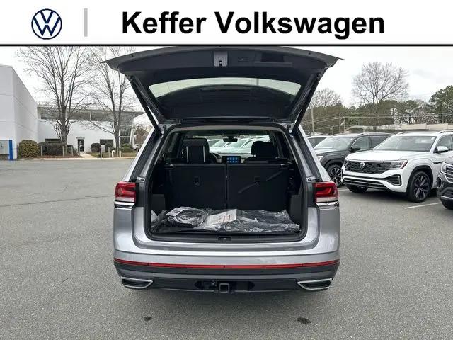 2026 Volkswagen Atlas SE with Technology