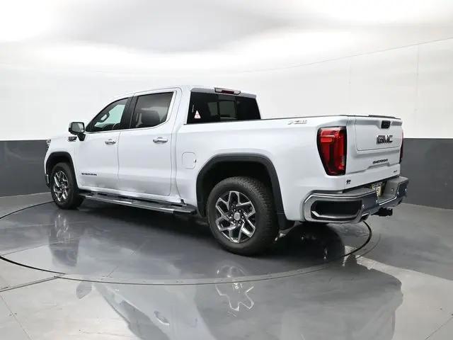 2026 GMC Sierra 1500 Crew Cab, Short Bed, SLT, 4WD