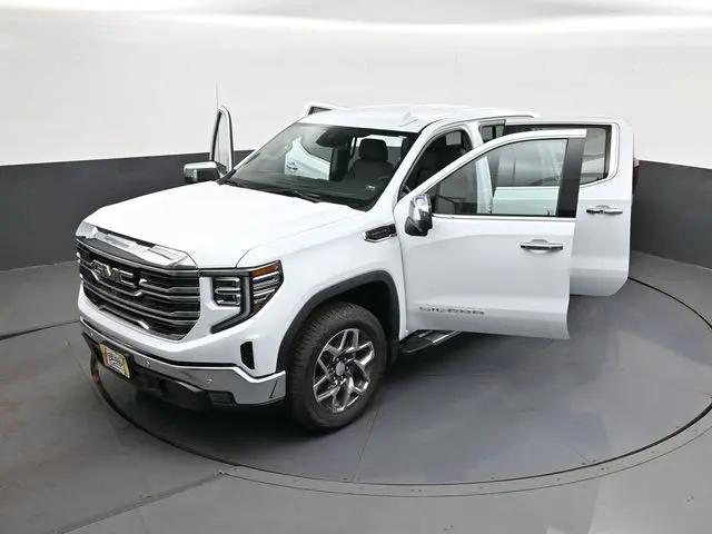 2026 GMC Sierra 1500 Crew Cab, Short Bed, SLT, 4WD