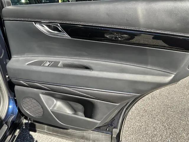 2025 Genesis GV80 2.5T Standard AWD