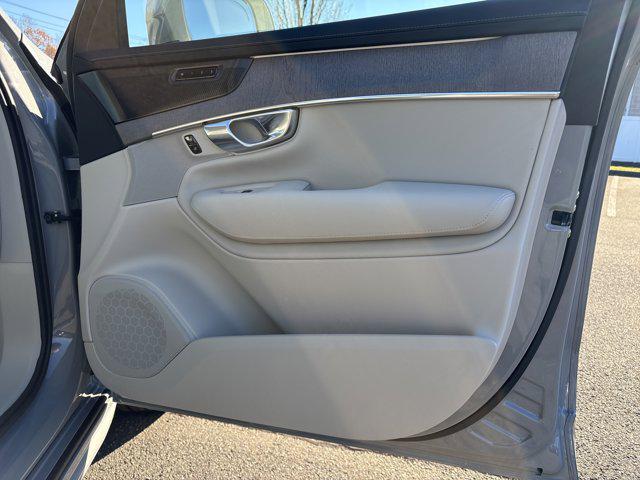 2026 Volvo XC90 B6 Ultra 7-Seater