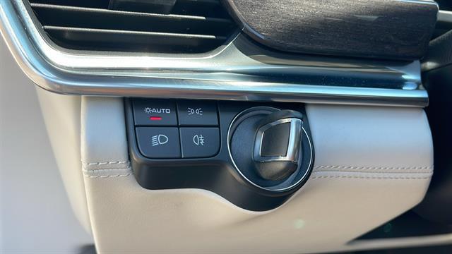 2022 Porsche Panamera Platinum Edition
