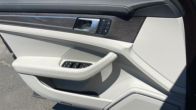 2022 Porsche Panamera Platinum Edition
