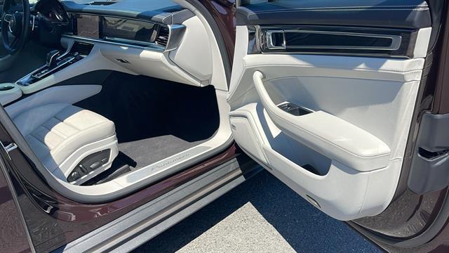 2022 Porsche Panamera Platinum Edition