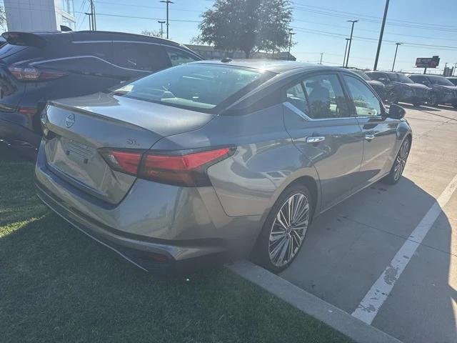 2023 Nissan Altima SL FWD