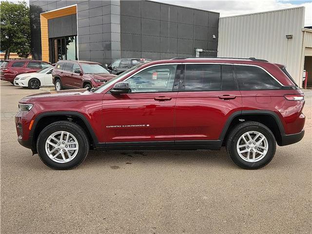 2023 Jeep Grand Cherokee Laredo 4x4