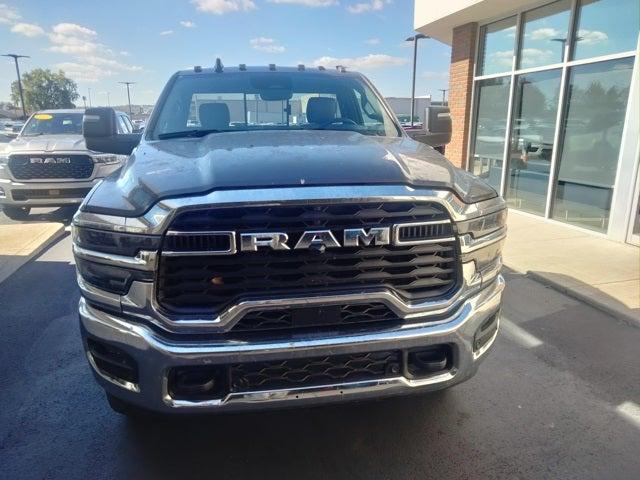 2025 RAM 3500 Tradesman Regular Cab 4x4 8 Box