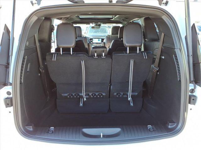 2026 Chrysler Pacifica Select AWD