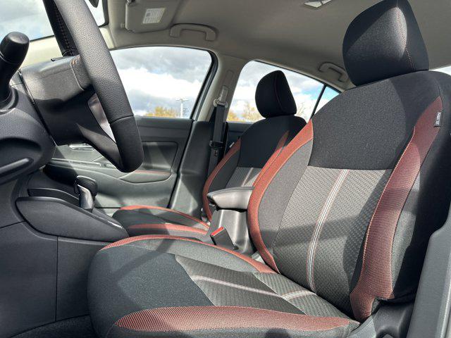2025 Nissan Versa 1.6 SR