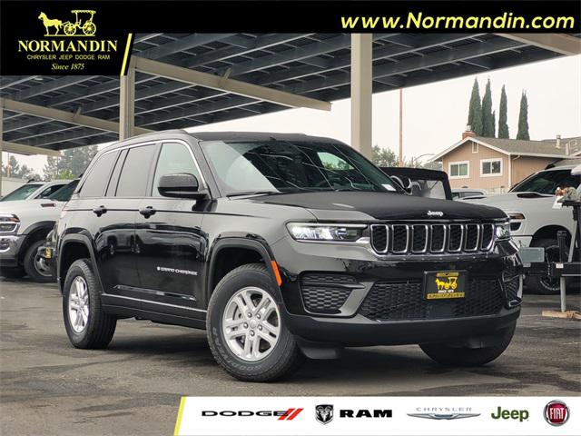 2025 Jeep Grand Cherokee GRAND CHEROKEE LAREDO 4X4 2025 Jeep Grand Cherokee GRAND CHEROKEE LAREDO 4X4