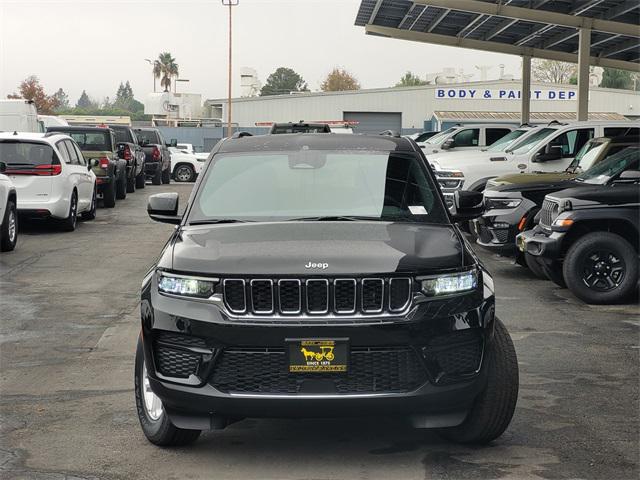 2025 Jeep Grand Cherokee GRAND CHEROKEE LAREDO 4X4 2025 Jeep Grand Cherokee GRAND CHEROKEE LAREDO 4X4