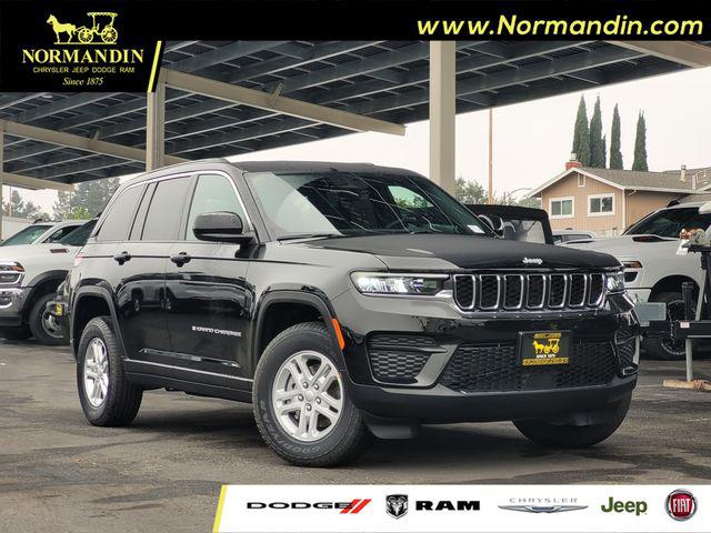 2025 Jeep Grand Cherokee GRAND CHEROKEE LAREDO 4X4