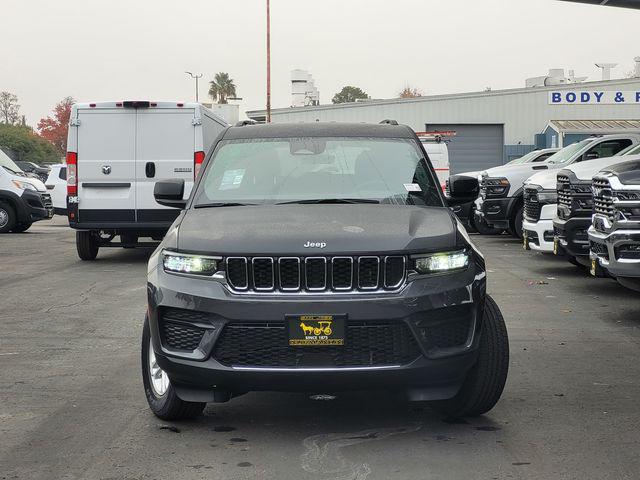 2025 Jeep Grand Cherokee GRAND CHEROKEE LAREDO 4X4