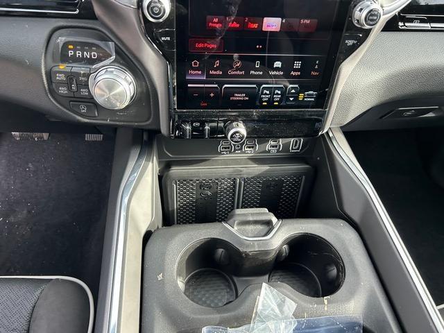 2026 Ram 1500 Laramie Crew Cab 4x4 5'7" Box