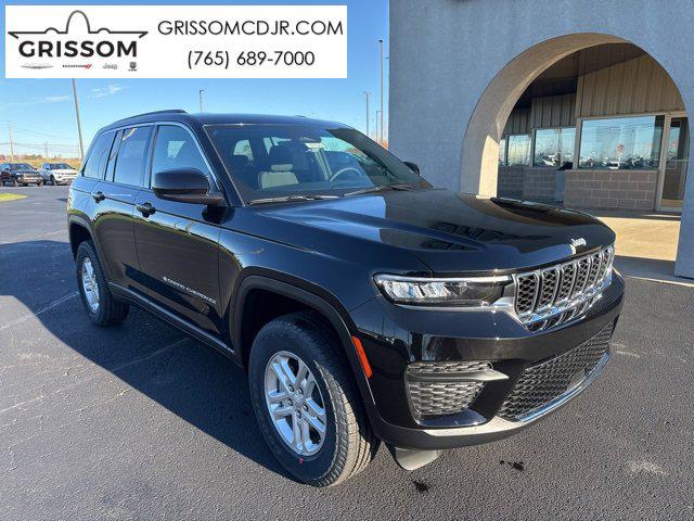 2025 Jeep Grand Cherokee GRAND CHEROKEE LAREDO 4X4