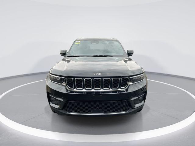 2025 Jeep Grand Cherokee GRAND CHEROKEE LAREDO 4X4