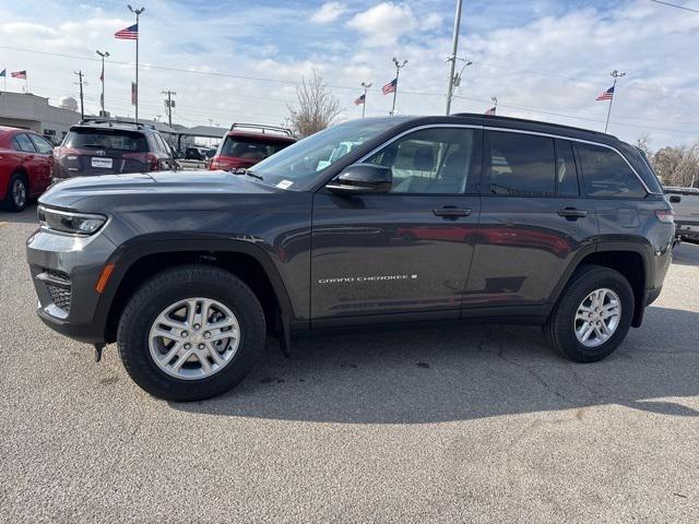2025 Jeep Grand Cherokee GRAND CHEROKEE LAREDO 4X2