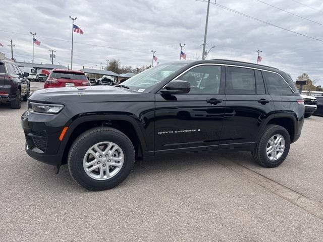 2025 Jeep Grand Cherokee GRAND CHEROKEE LAREDO 4X2