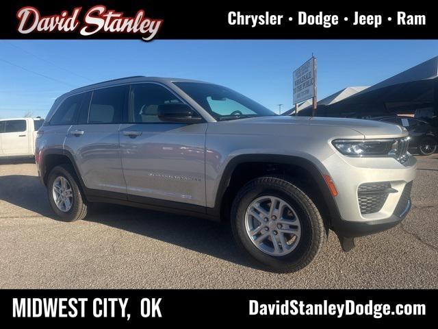 2025 Jeep Grand Cherokee GRAND CHEROKEE LAREDO 4X2