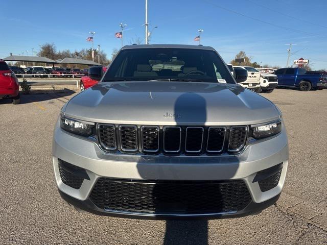 2025 Jeep Grand Cherokee GRAND CHEROKEE LAREDO 4X2