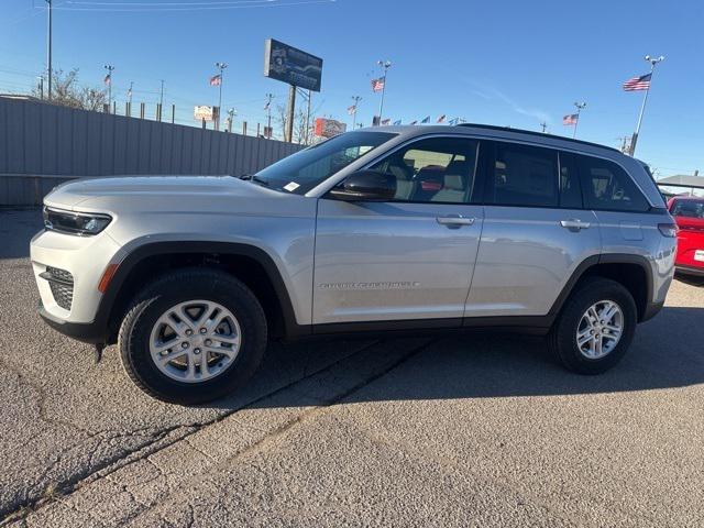 2025 Jeep Grand Cherokee GRAND CHEROKEE LAREDO 4X2