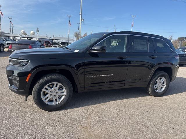 2025 Jeep Grand Cherokee GRAND CHEROKEE LAREDO 4X2