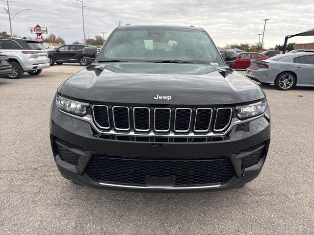 2025 Jeep Grand Cherokee GRAND CHEROKEE LAREDO 4X4