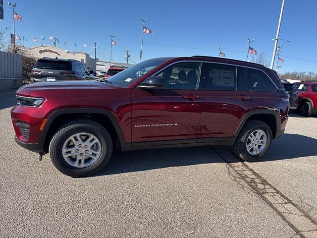 2025 Jeep Grand Cherokee GRAND CHEROKEE LAREDO 4X4