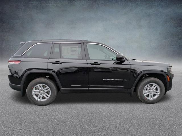 2025 Jeep Grand Cherokee GRAND CHEROKEE LAREDO 4X4