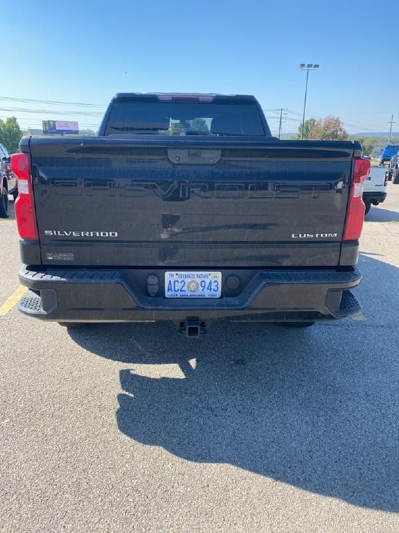 2021 Chevrolet Silverado 1500 4WD Double Cab Standard Bed Custom