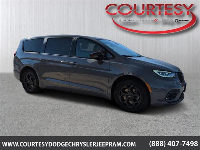 2023 Chrysler Pacifica Hybrid Limited 2023 Chrysler Pacifica Hybrid Limited