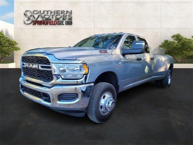 2024 RAM 3500 Tradesman Crew Cab 4x4 8 Box