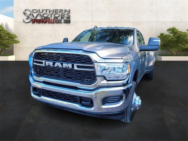 2024 RAM 3500 Tradesman Crew Cab 4x4 8 Box