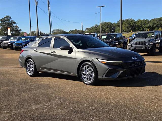 2024 Hyundai Elantra SEL 2024 Hyundai Elantra SEL